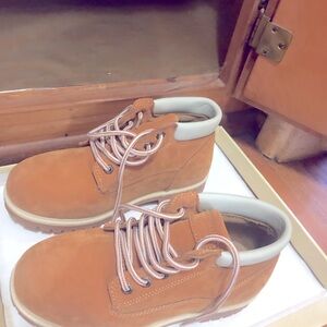 Mountain View unusual thick shoes, brand new